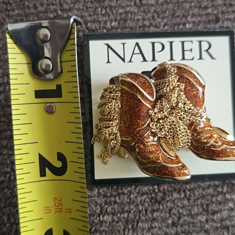 NAPIER WOMEN'S FASHION JEWELRY PIN BEAUTIFUL 